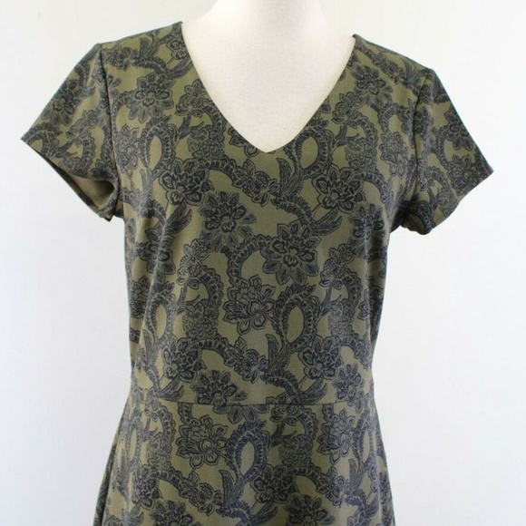 Banana Republic Olive Green Black Floral Print V Neck Flounce Hem - Picture 2 of 2